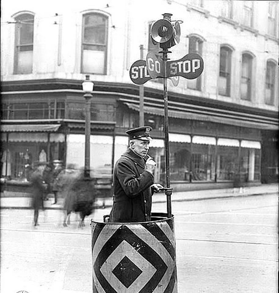 Downtown Traffic Policeman Charles and Pratt1921